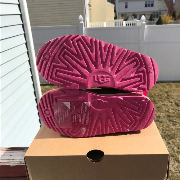 UGG Bailey Bow II - Picture 5 of 6